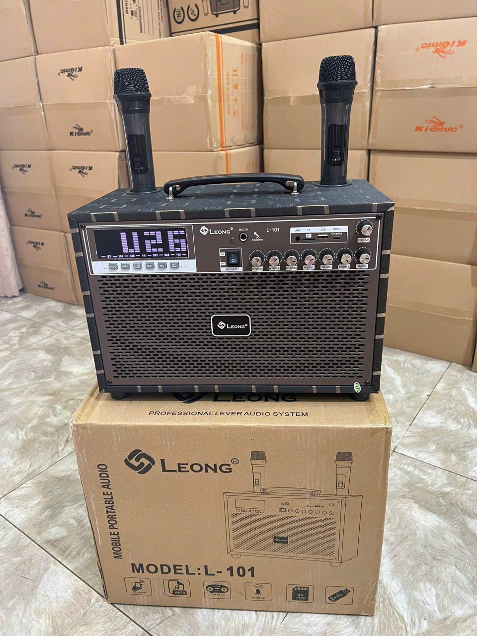 Loa  karaoke Leong L101, kèm 2 mic không dây
