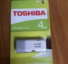 USB 4GB Toshiba